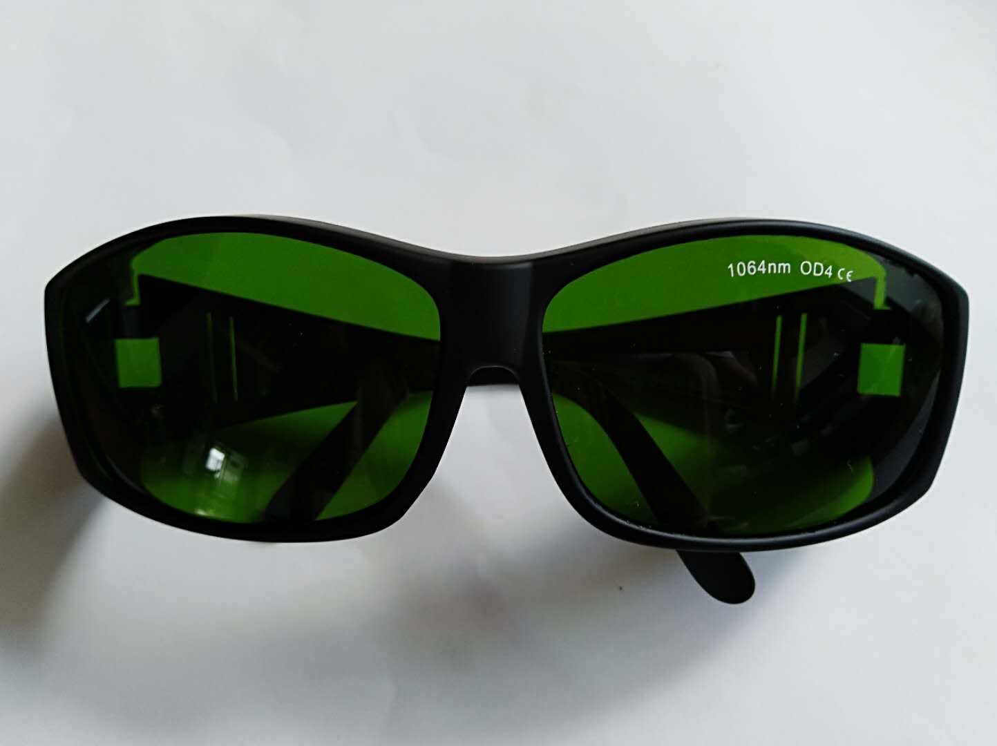 激光护目镜开始预订  第1张